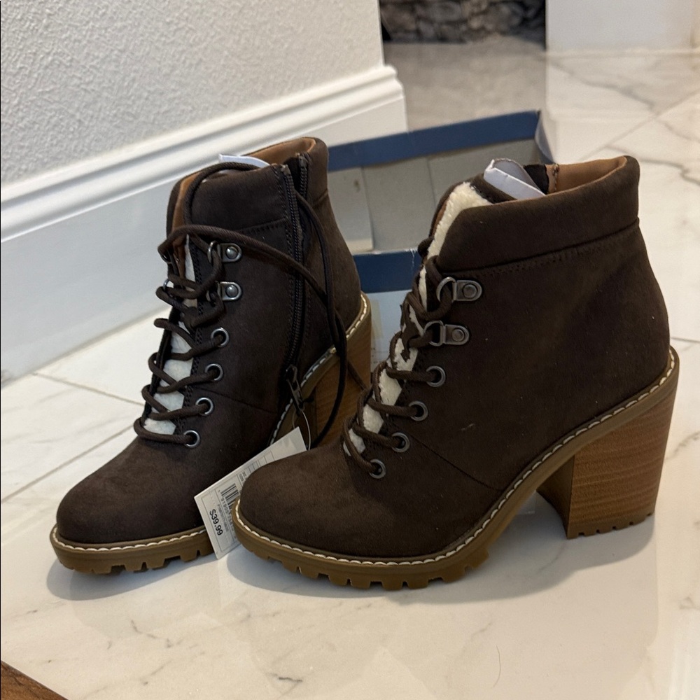 Universal Thread Dark Brown Lace Up Boots